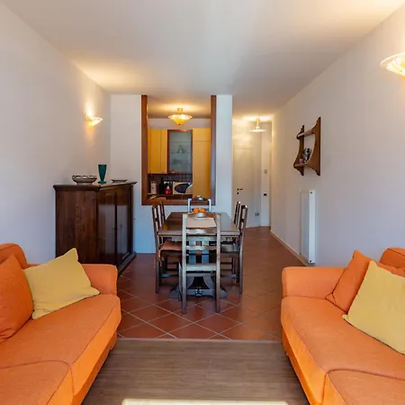 E Sole By Interhome Apartment Cremia